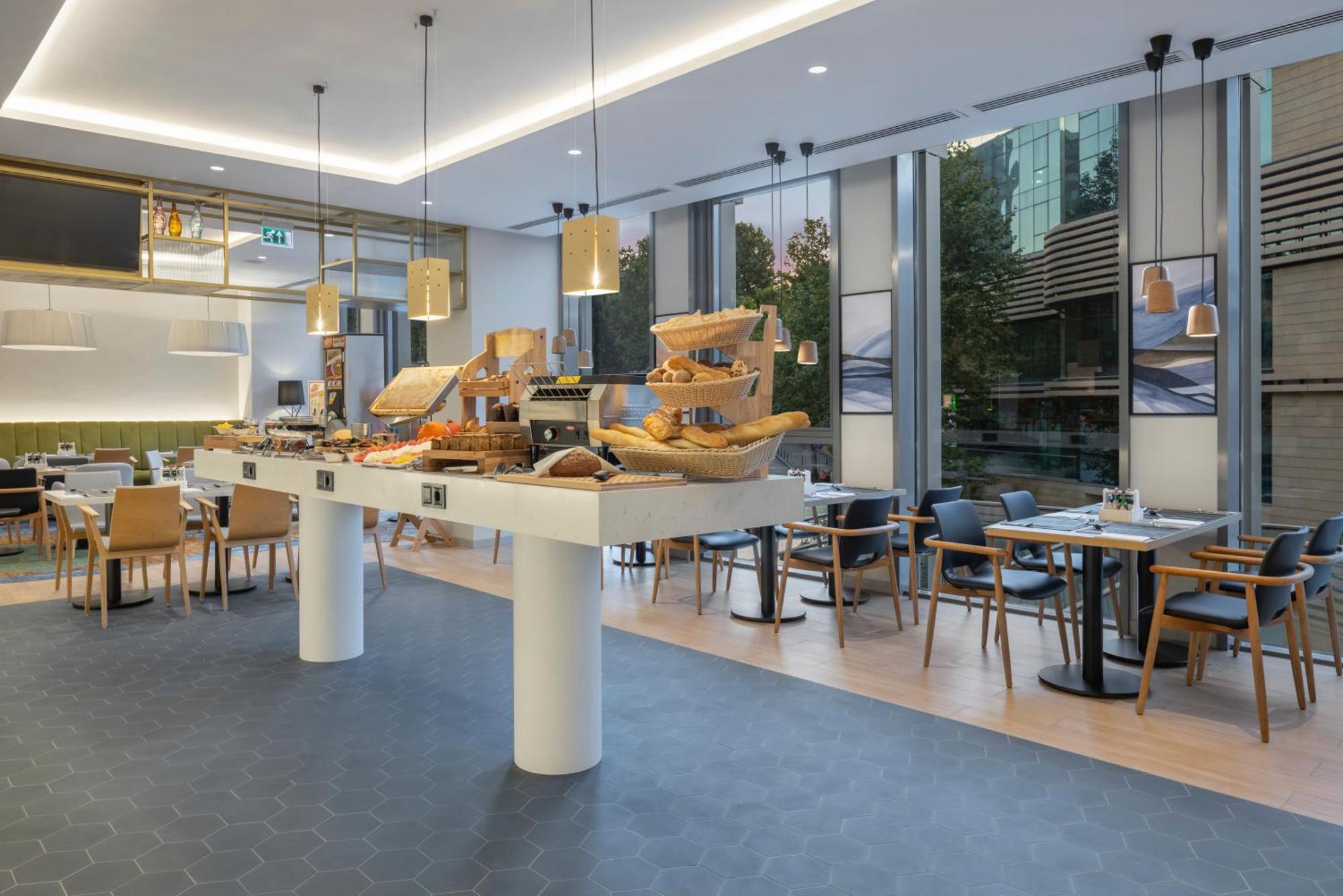 Hilton Garden Inn Tbilisi Riverview Zewnętrze zdjęcie